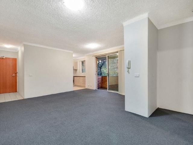 2 BEDROOM APARTMENT IN CONVENIENT LOCATION
