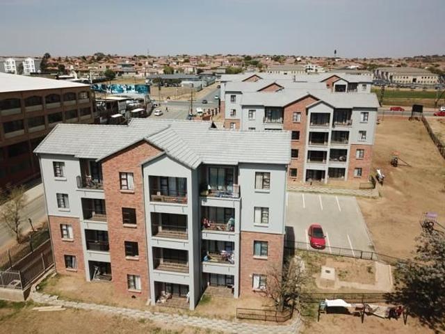 2 Bedroom Apartment in Cosmo City
