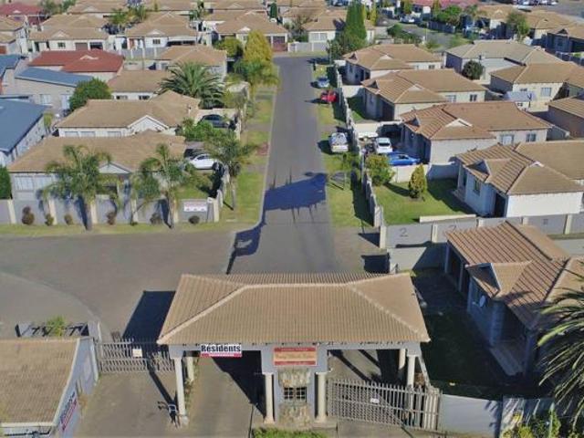 2 Bedroom Apartment in Die Heuwel