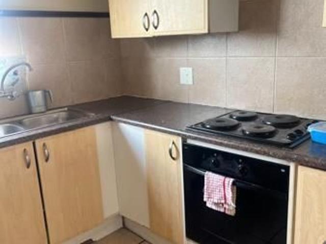 2 Bedroom Apartment in Die Hoewes