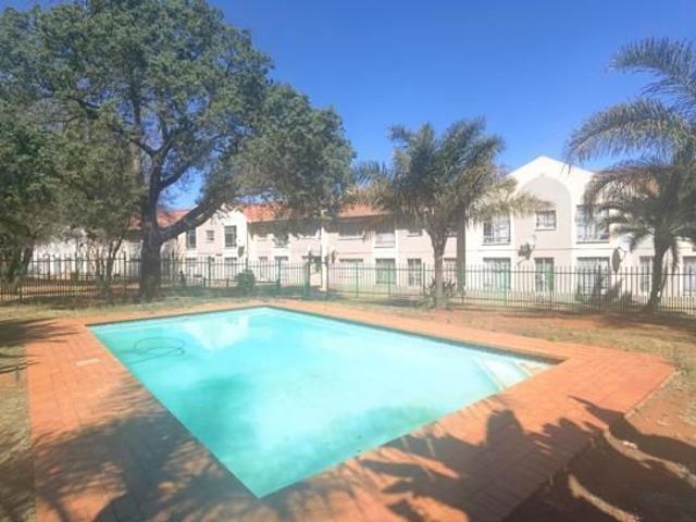2 Bedroom Apartment in Die Hoewes