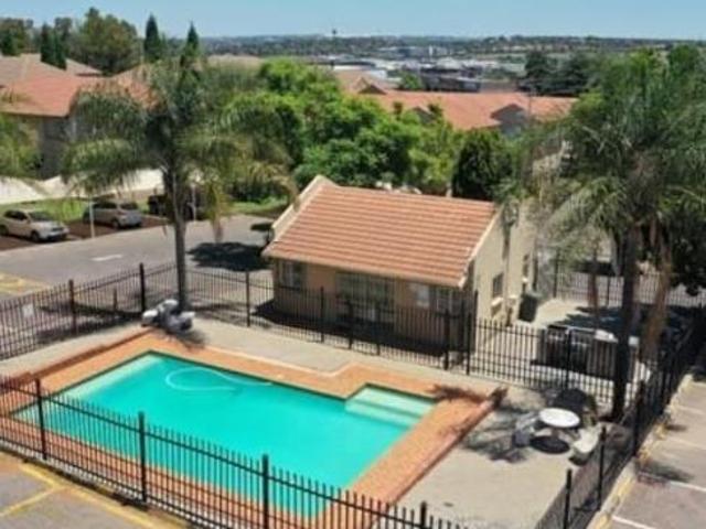 2 Bedroom Apartment in Die Hoewes