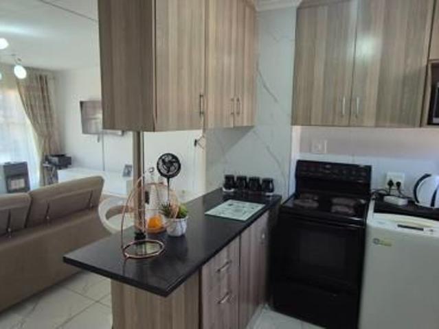 2 Bedroom Apartment in Die Hoewes