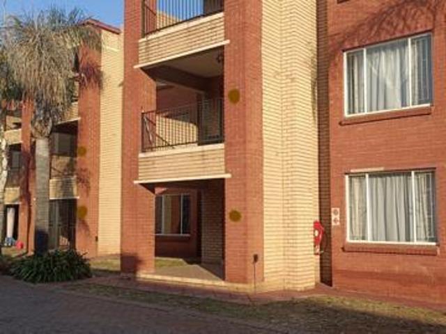 2 Bedroom Apartment in Die Hoewes
