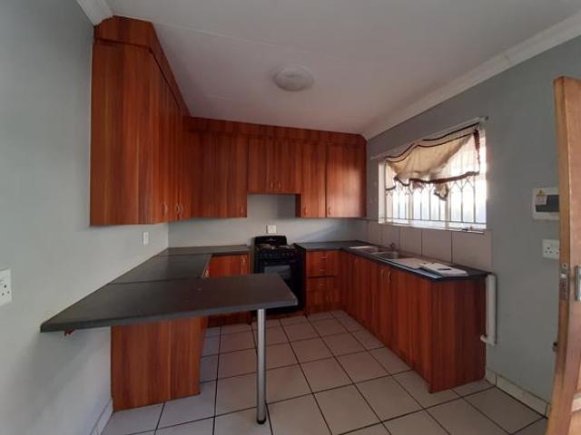 2 Bedroom Apartment in Eloff