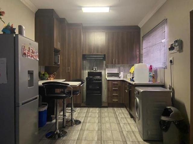 2 Bedroom Apartment in Eloff