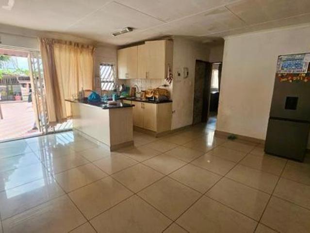 2 Bedroom Apartment in Erasmia