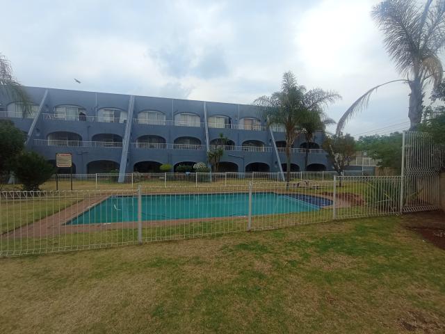 2 Bedroom Apartment in Florida Lake