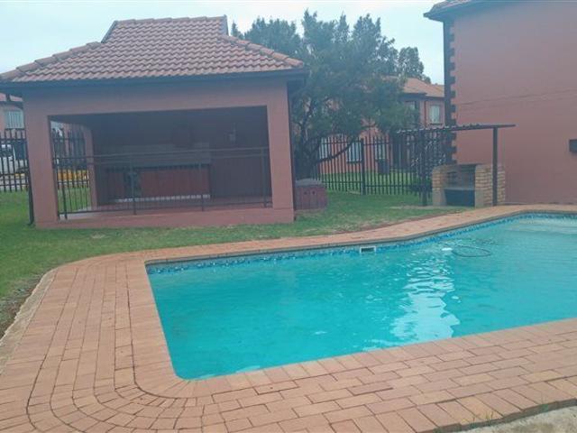 2 Bedroom Apartment in Glen Marais