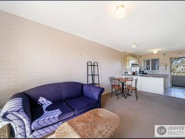 2 Bedroom Apartment in Great Location