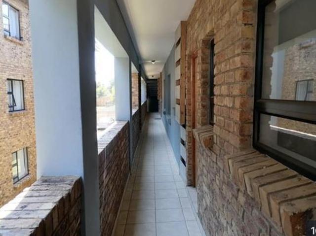 2 Bedroom Apartment in Grobler Park