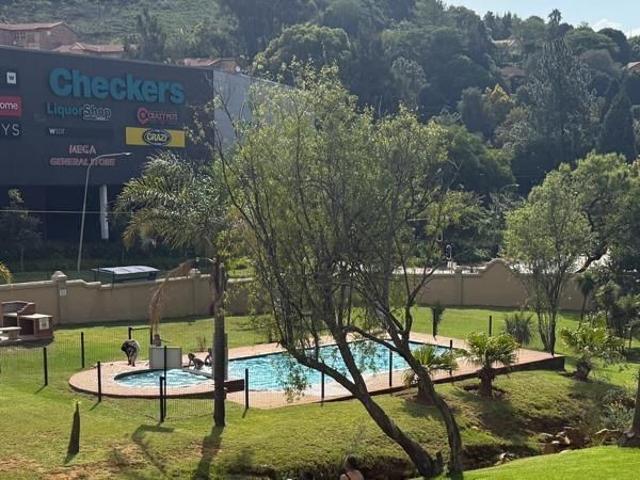 2 Bedroom Apartment in Helderkruin