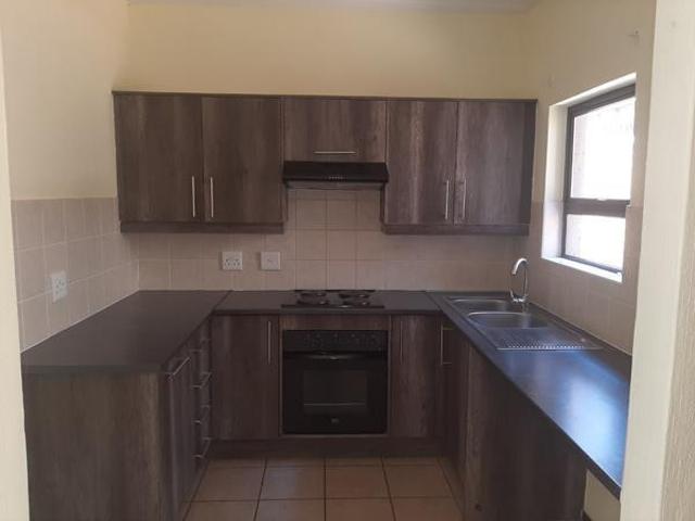 2 Bedroom Apartment in Helderkruin