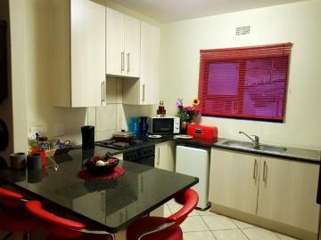 2 Bedroom Apartment in Helderkruin