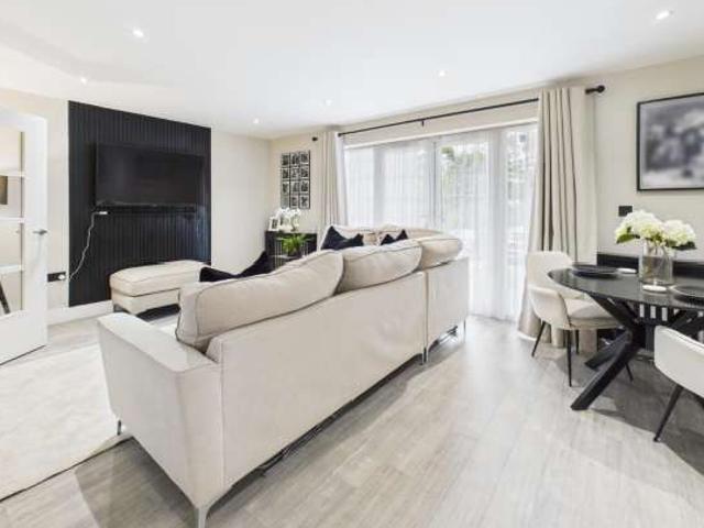 2 bedroom apartment in High Wycombe