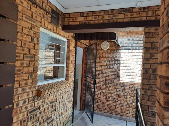 2 Bedroom Apartment in Honey Park