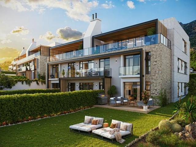 2 Bedroom Apartment in Hout Bay Harbour