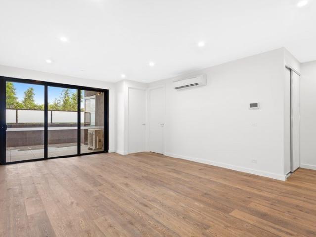 2 Bedroom Apartment In Ideal Location! *UNDER APPLICATION INSPECTIONS CANCELLED