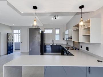 2 Bedroom Apartment in Illovo