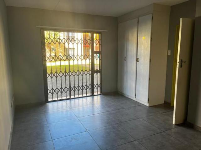 2 Bedroom Apartment in Kanoniers Park