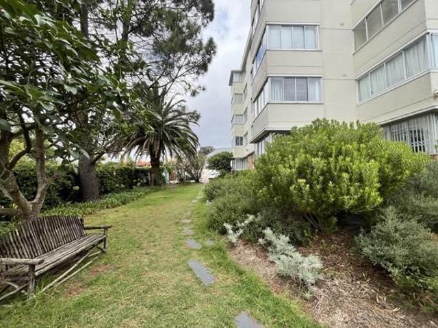 2 Bedroom Apartment in Kenilworth Upper