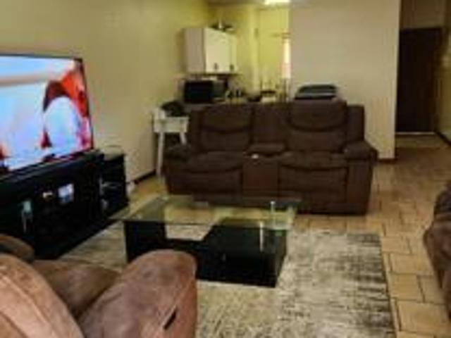 2 Bedroom Apartment in Lyttelton Manor