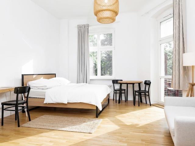 2 Bedroom Apartment in Lichterfelde, Berlin Amsterdam Apartments for Rent