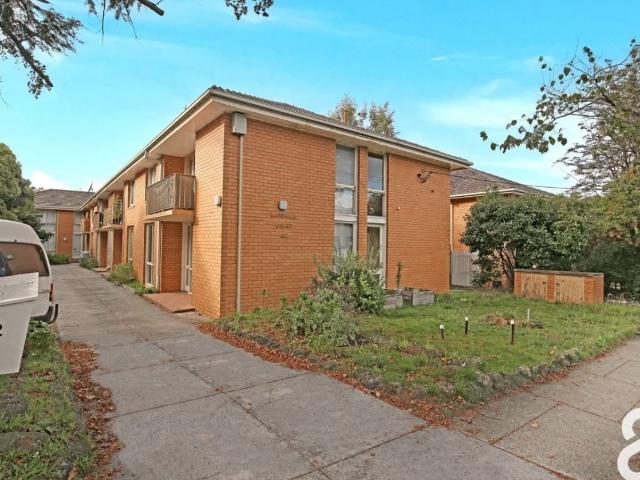 2 Bedroom Apartment in Prime Ivanhoe Location