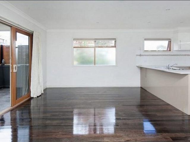 2 Bedroom apartment in Prime Location!