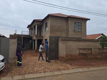 2 Bedroom Apartment in Protea Glen