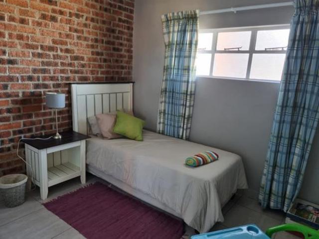 2 Bedroom Apartment in Raceway