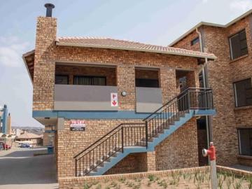 2 Bedroom Apartment in Raslouw