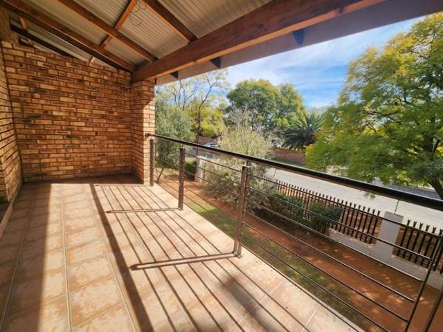 2 Bedroom Apartment in Rhodesdene