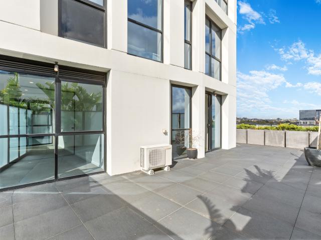 2 Bedroom apartment in Richmond with Huge Terrace