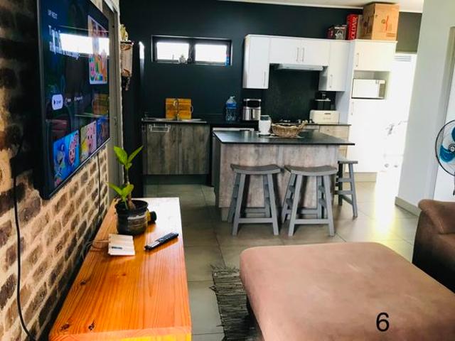 2 Bedroom Apartment in Riverside Park