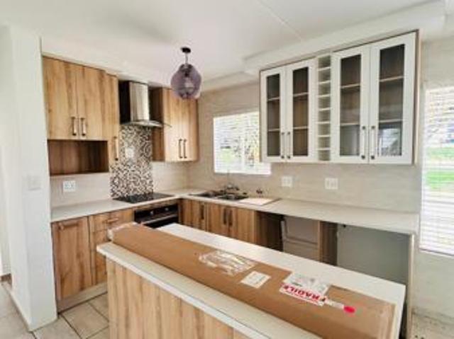 2 Bedroom Apartment in Roodepoort Central