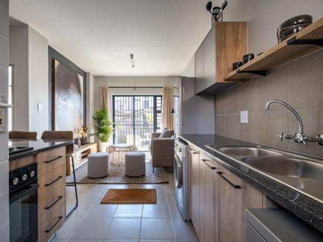 2 Bedroom Apartment in Roodeplaat