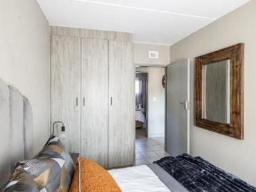 2 Bedroom Apartment in Rooihuiskraal