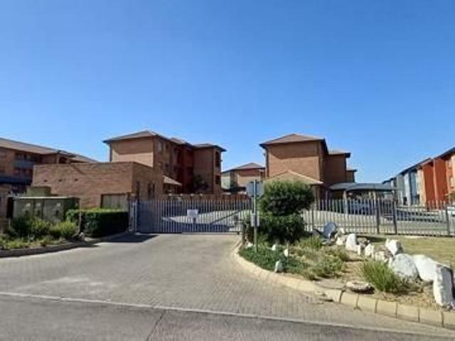 2 Bedroom Apartment in Rooihuiskraal North