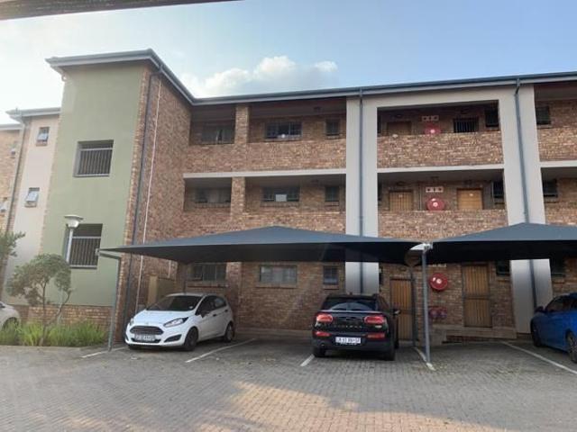 2 Bedroom Apartment in Rooihuiskraal North