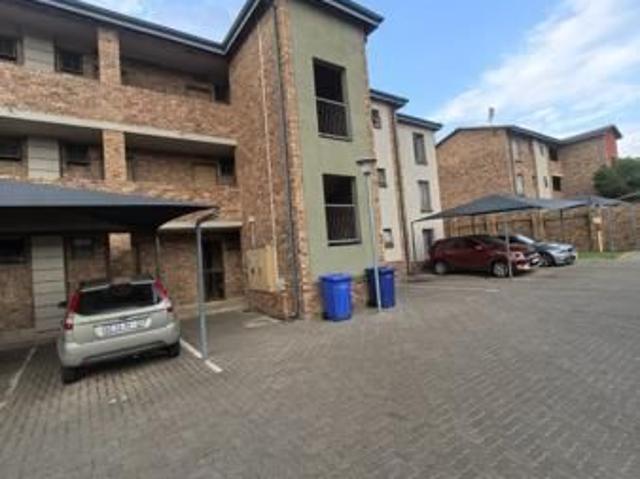 2 Bedroom Apartment in Rooihuiskraal North