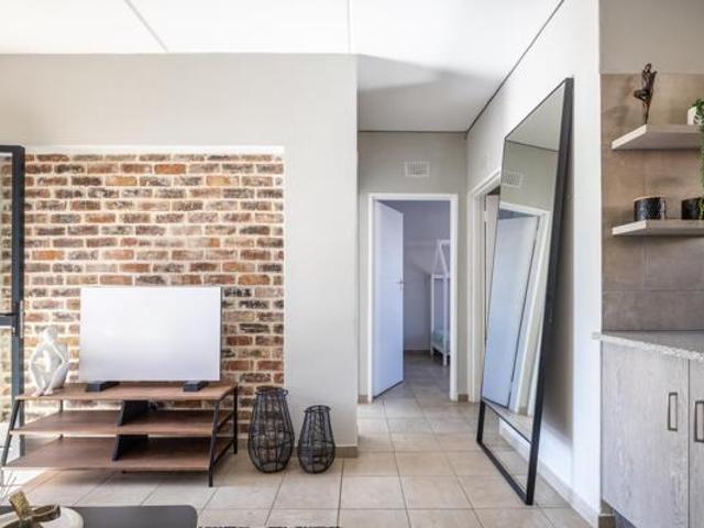 2 Bedroom Apartment in Rosettenville