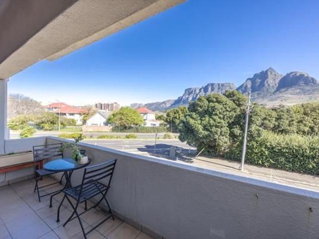 2 Bedroom Apartment in Rosebank