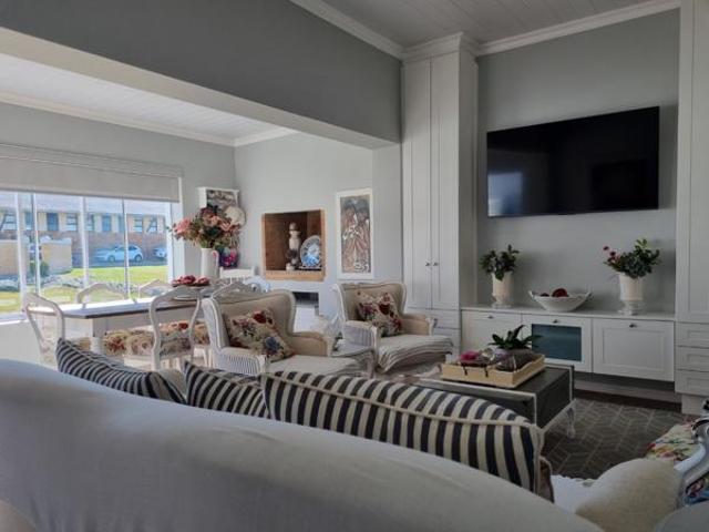 2 Bedroom Apartment in Struisbaai