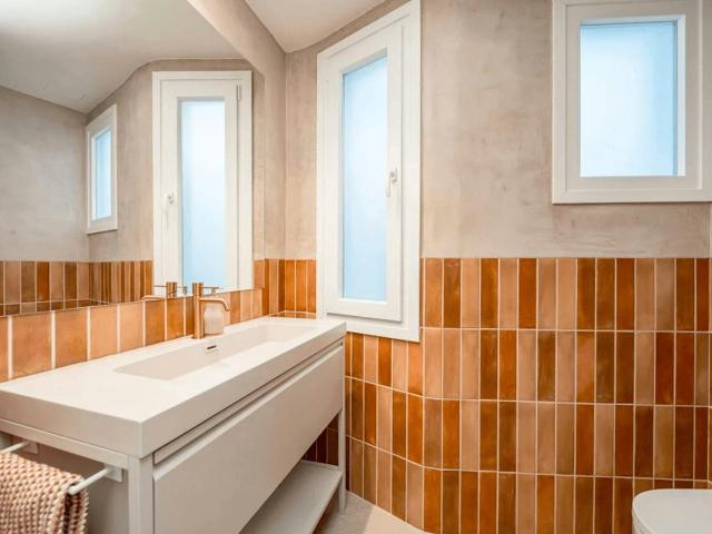 2 Bedroom Apartment in Salamanca, Madrid Amsterdam Apartments for Rent