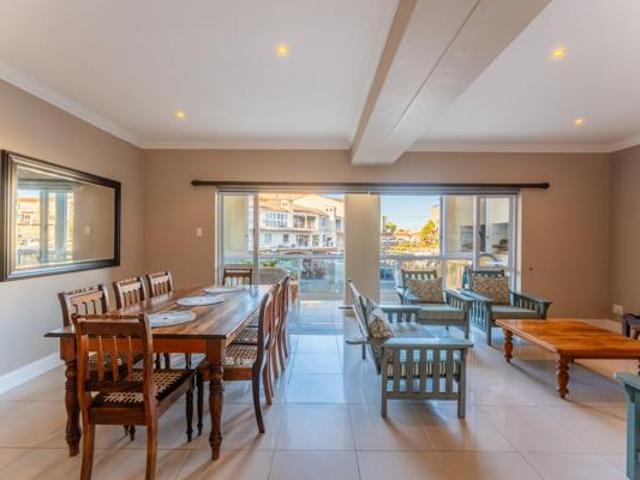2 Bedroom Apartment in Santareme