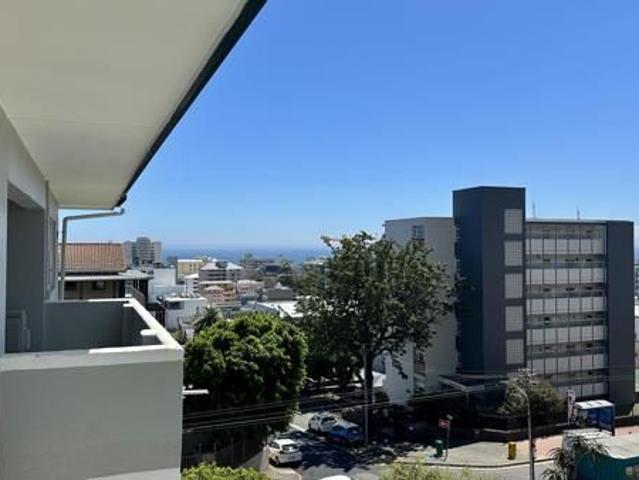 2 Bedroom Apartment in Sea Point