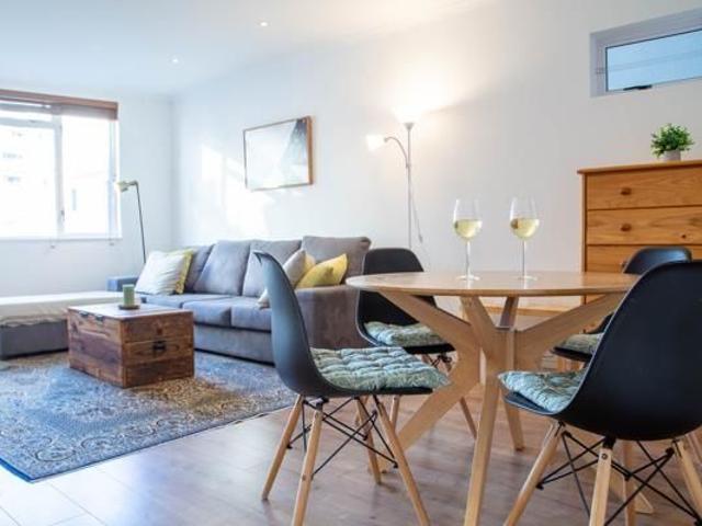 2 Bedroom Apartment in Sea Point