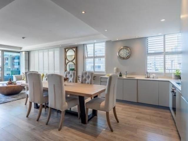 2 Bedroom Apartment in Sea Point