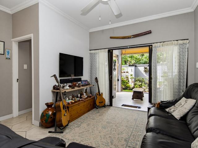 2 Bedroom Apartment in Sheffield Beach